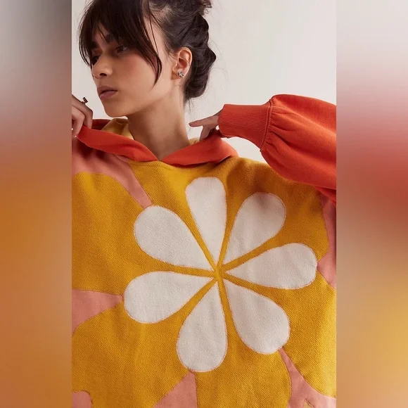 ▪️NWT Free People Clover Sweatshirt in Orange Combo